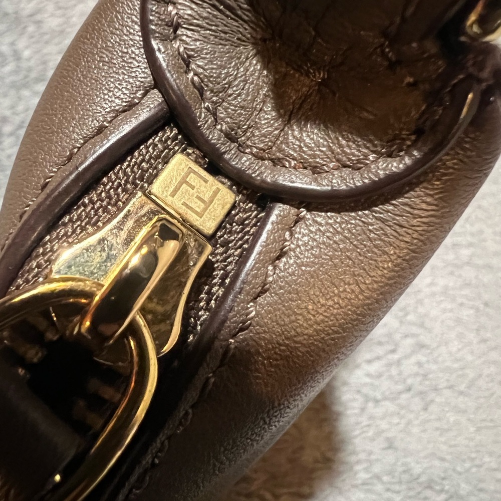 Nano Fendigraphy Fendi Brown Leather clutch - Picture 6 of 8